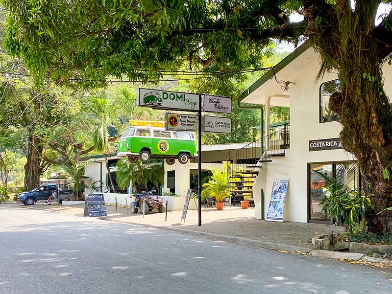 Street scene in Dominical, Costa Rica